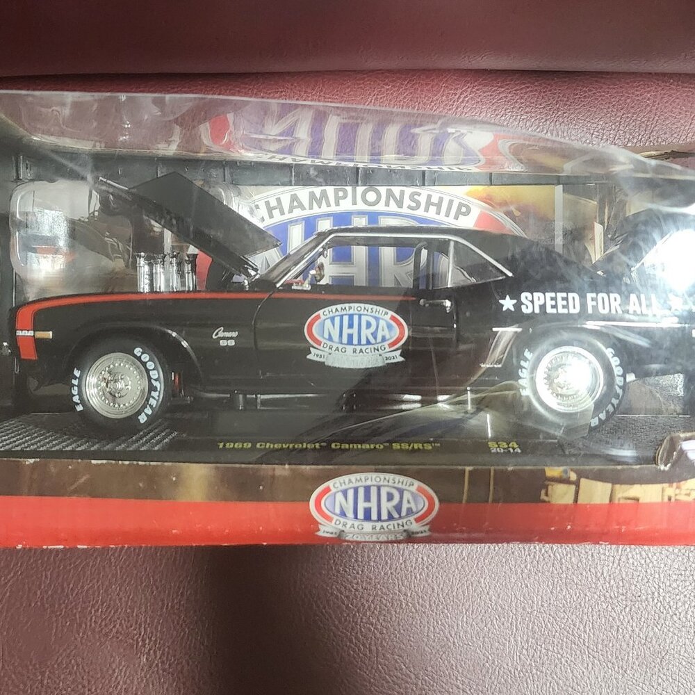 M2 Machines 1/24th Scale NHRA Drag Racing 1969 Chevrolet Camaro SS/RS Chase 500